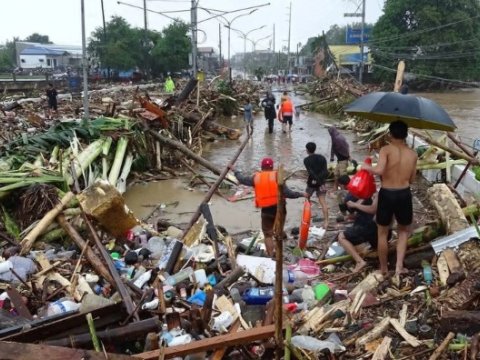 Filippində "Basyanq" fırtınası - 12 nəfər&nbsp;öldü