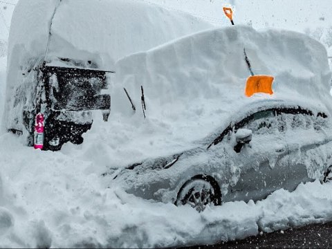 Güclü qar 46 nəfərin həyatına son qoydu