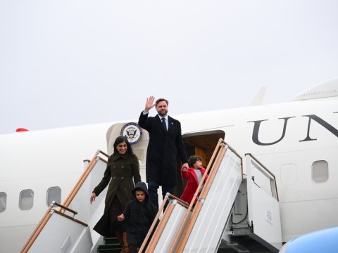ABŞ-ın vitse-prezidenti Bakıya gəldi - FOTO