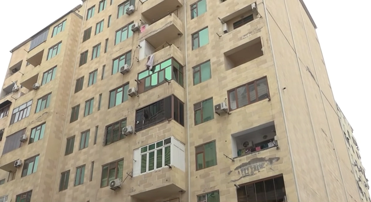 Minlərlə manat ödəndi, sənəd verilmədi - MTK ilə sakinlər üz-üzə