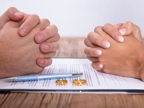 Müğənni "boşanma cəriməsi" təklif etdi, hüquqşünas cavab verdi