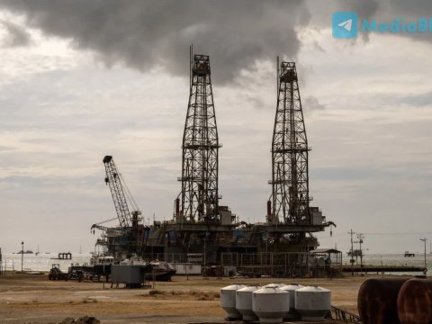 Venesuela nefti 5 Qərb şirkətinin nəzarətinə keçdi