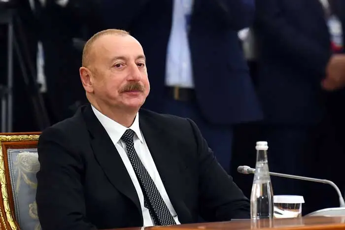 İlham Əliyev: "Xəzərin dibi ilə fiber-optik layihə hazırlanır"