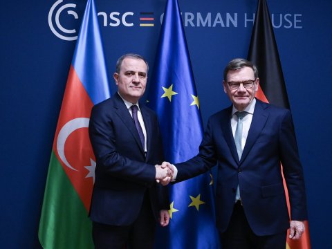 Ceyhun Bayramov almaniyalı həmkarı ilə görüşdü