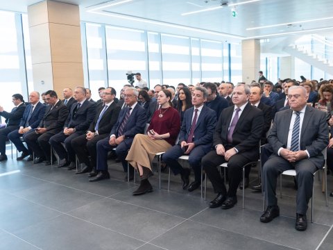 İnnovativ forum: Ağıllı istixana, aqrorobot...