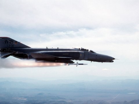 ABŞ Yaxın Şərqə SEAD təyyarələri göndərir