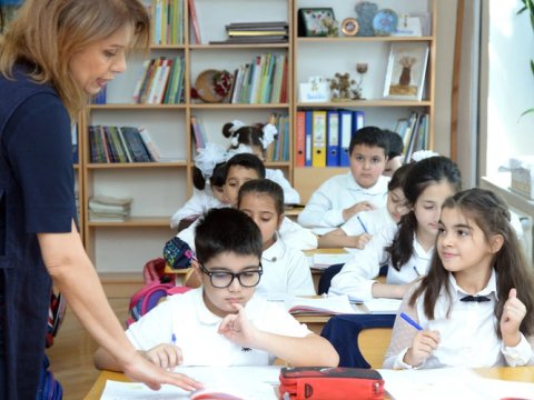 "Tamştatlı müəllim" modeli nə vaxt tətbiq ediləcək?&nbsp;
