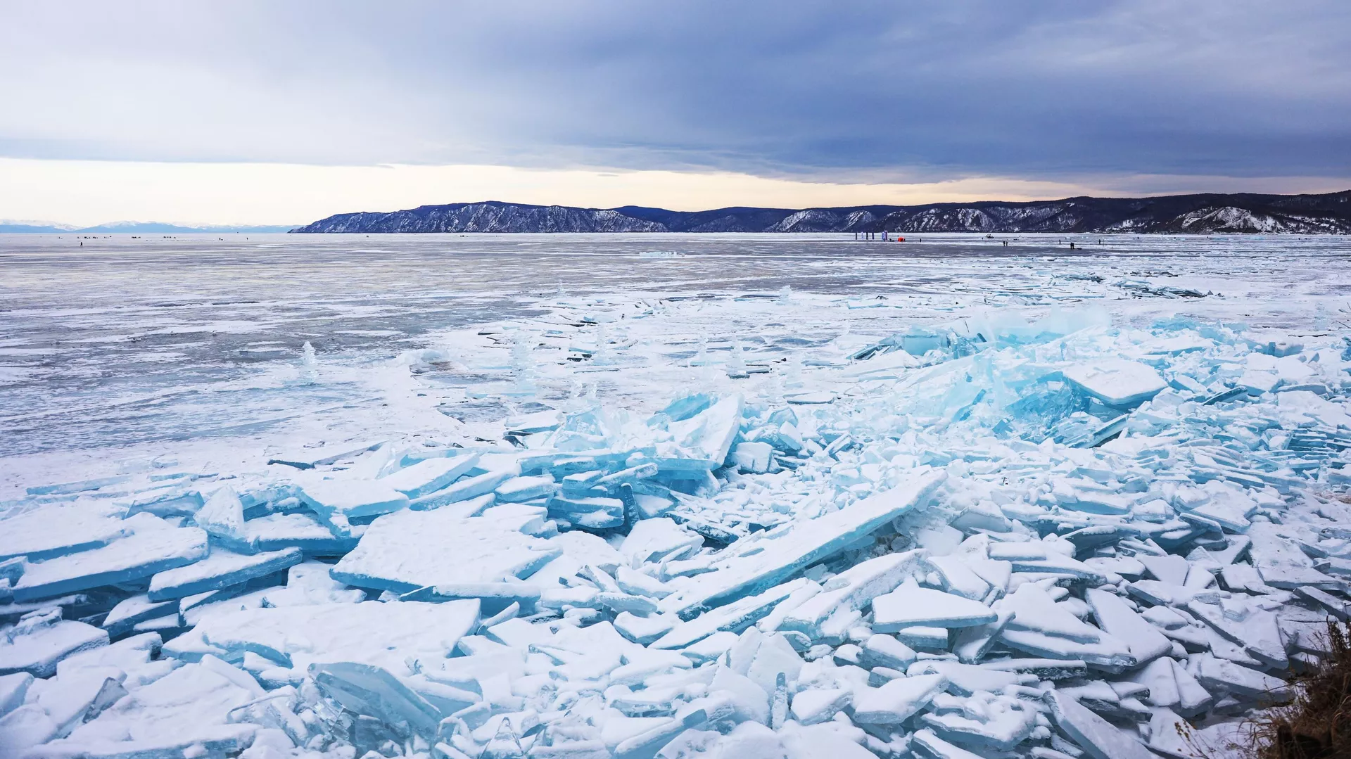 Göldə boğulan 8 nəfərin cəsədi tapıldı