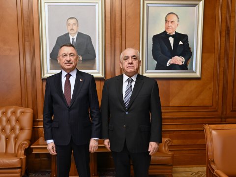 Əli Əsədov Fuat Oktayla görüşdü