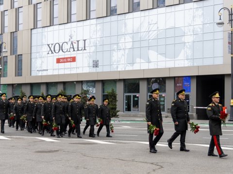 Dövlət Agentliyinin&nbsp;şəxsi heyəti Xocalı&nbsp;abidəsinin ziyarətində&nbsp;- FOTO