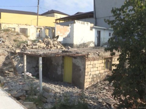 Mərkəzdə söküntü: Kompensasiya yetərsizdir