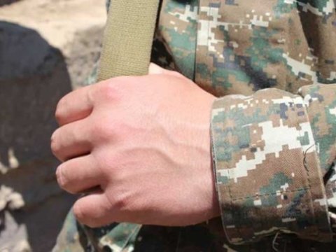 Ermənistanda daha bir əsgər ölümü: həbs edilən var