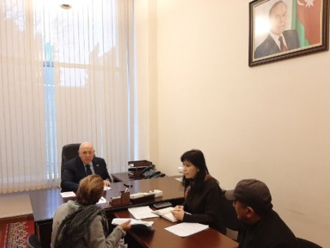 Əhliman Əmiraslanov vətəndaşların müraciətlərini dinləyib -&nbsp;FOTOLAR