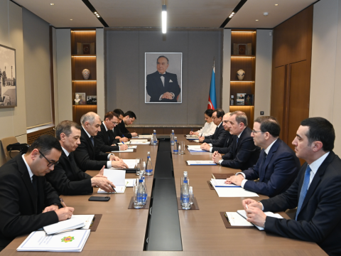 Ceyhun Bayramov Ahmet Qurbanov ilə görüşüb