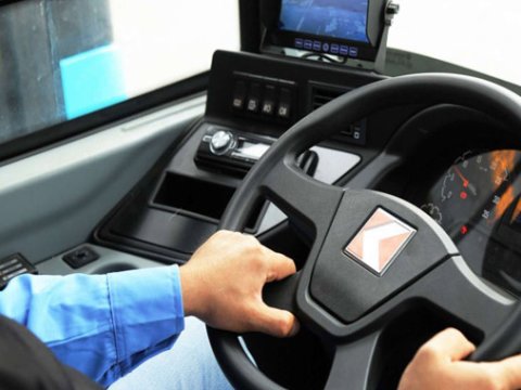 İdarə etmədiyi avtobusa görə sürücülükdən məhrum oldu