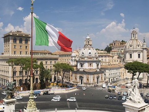 İtaliya öz vətəndaşlarını İranı tərk etməyə çağırıb