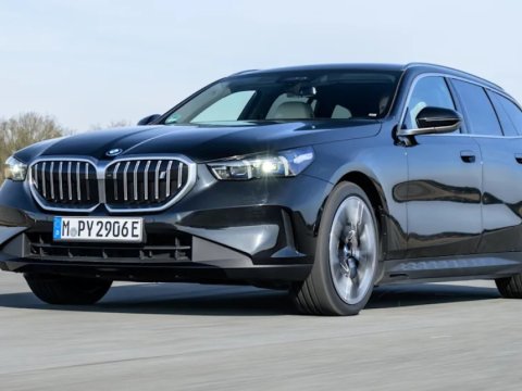 BMW yüz minlərlə avtomobilini geri çağırır