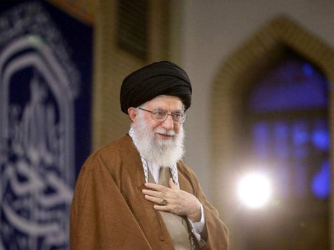 Xameneinin sarayı tamamilə dağıdılıb - KİV