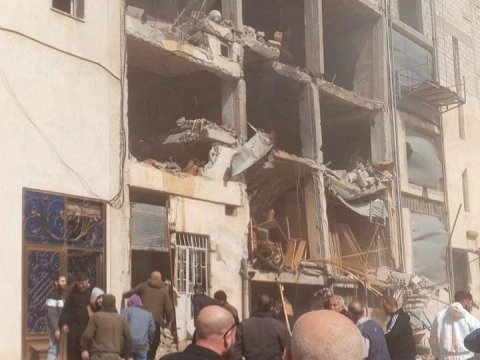 Suriyaya raket qalıqları düşdü: ölənlər var