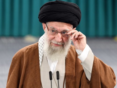 Tehrandan cavab: Xamenei vəzifəsinin başındadır