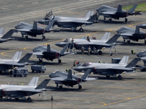 ABŞ-nin 3 qırıcısı vurulub - İDDİA