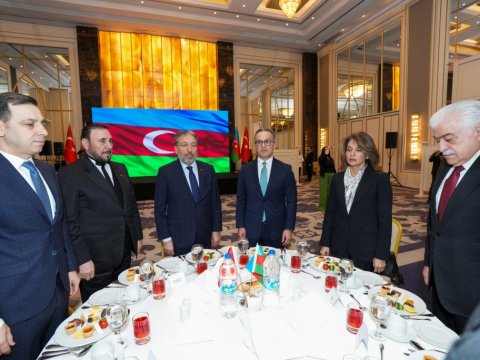 İstanbulda soydaşlarımız üçün iftar verilib - FOTO