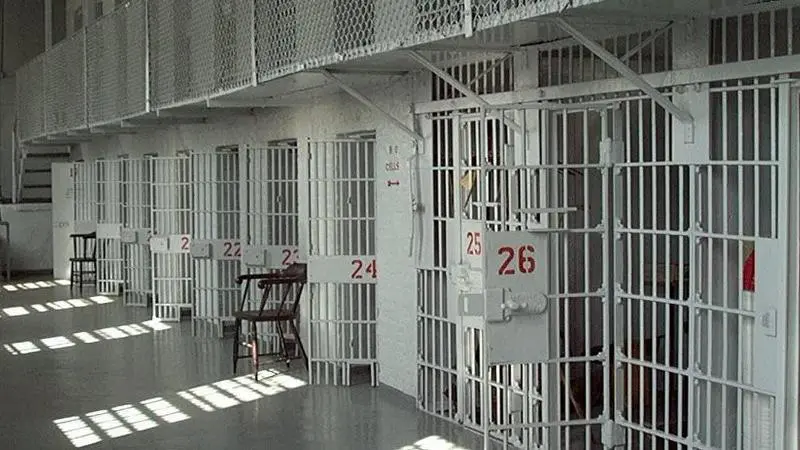 Yetkinlik yaşına çatmayan məhkumlara təhsil&nbsp;imkanı verilə bilər