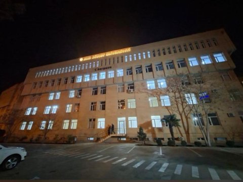 Bağlanan özəl universitetin binası BDU-ya verildi