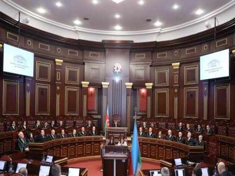 Yeni təyin olunan hakimlər and içdilər