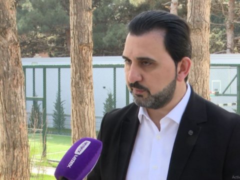 Aylardır 60 min manatdan çox pulunu ala bilmir