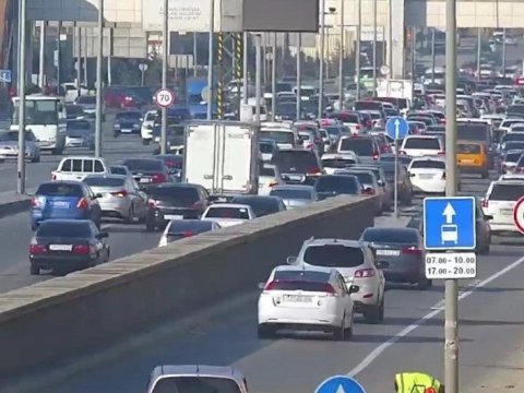Bakıda 15 istiqamətdə tıxac müşahidə olunur
