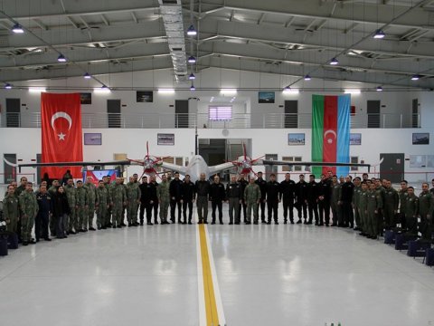 Müdafiə Nazirliyi bir qurup bayraktarı təltif etdi - FOTO