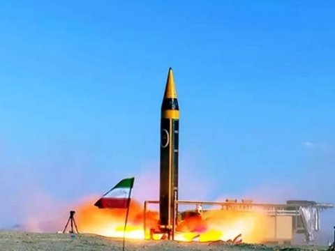 İran Küveytdəki ABŞ bazasını VURDU