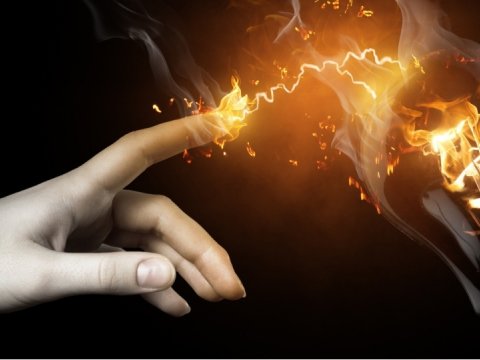 Masazırda qadını elektrik cərəyanı vuraraq öldürdü