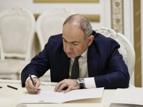 Paşinyan İranın yeni Ali Liderinə məktub yazdı