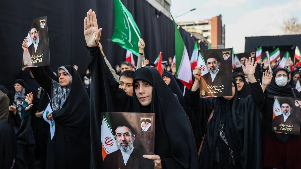 Bu yolla İranda hakimiyyəti dəyişdirmək mümkün deyil - Makron