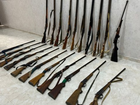 Polis xeyli silah-sursat topladı