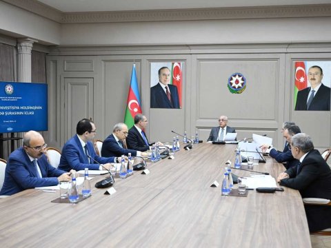 Baş nazir hökumət üzvlərini TOPLADI