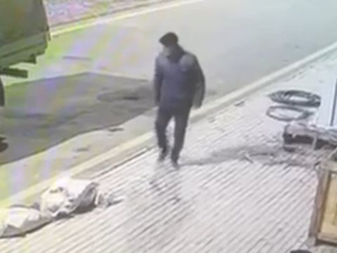 Qəzada ölən şəxsin yaxınları axtarılır&nbsp;- Əlində &ldquo;Süleyman&rdquo; yazılıb (VİDEO)