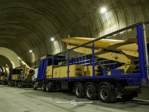 İran ABŞ və İsrailə meydan oxudu - Silahlarla dolu yeraltı tunellər - VİDEO