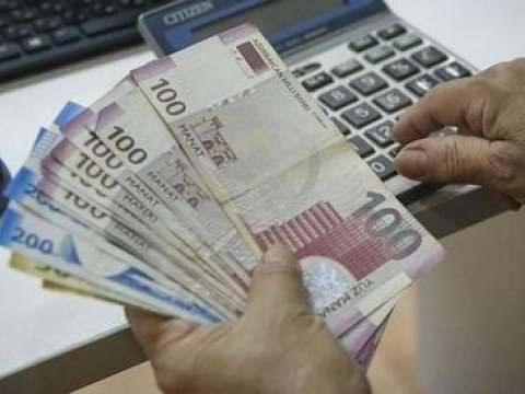 Last year, he/she received social benefits and a Presidential scholarship