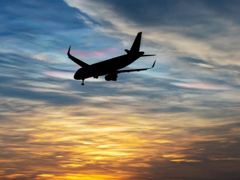 Uçuşlar ləğv edildi -&nbsp;6 milyon sərnişin olduğu yerdə qaldı