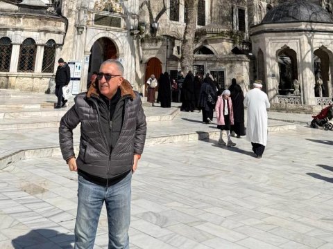 Eyüpsultanda Ramazan səhəri:&nbsp;Xalçaların udduğu addım səsləri - FOTOLAR