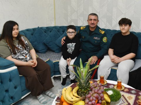 Elçin Quliyev şəhid ailələrini ziyarət etdi - FOTOLAR