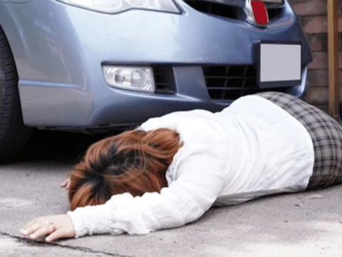 Neftçalada avtomobil qadını vuraraq öldürdü