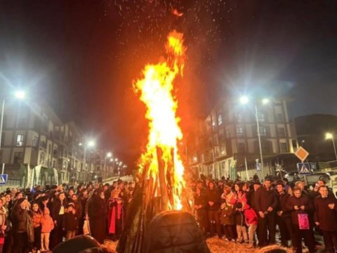 33 ildən sonra Kəlbəcərdə Novruz tonqalı qalandı