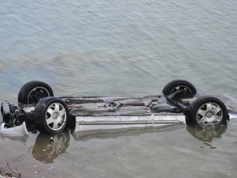 Lənkəranda "Audi" kanala düşüb,&nbsp;6 nəfər xəsarət alıb