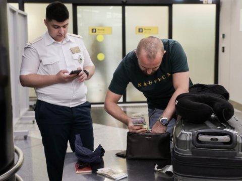 Rusiyada dollar qadağası-RƏSMİ