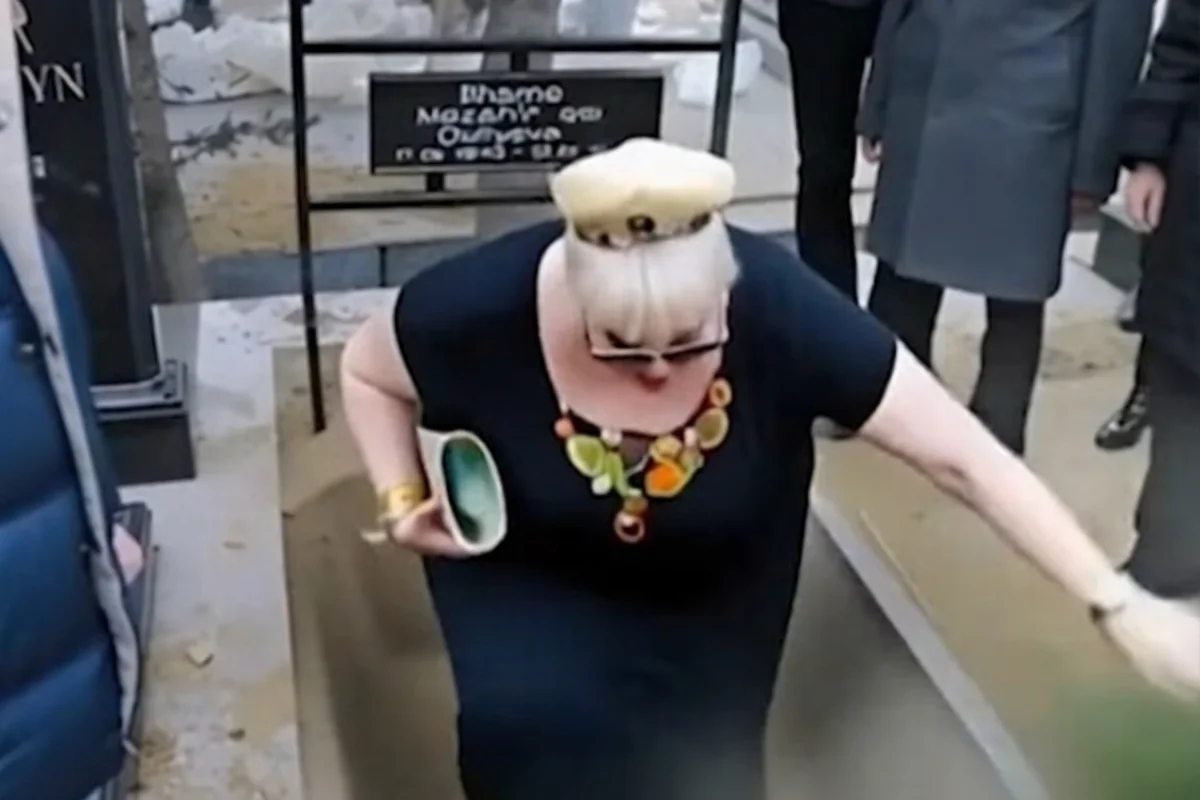 Sosial şəbəkələrdə təhlükəli trend: Ölülər "dirildilir", görüntüləri satılır - VİDEO