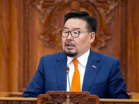 Baş nazir&nbsp;istefa verdi